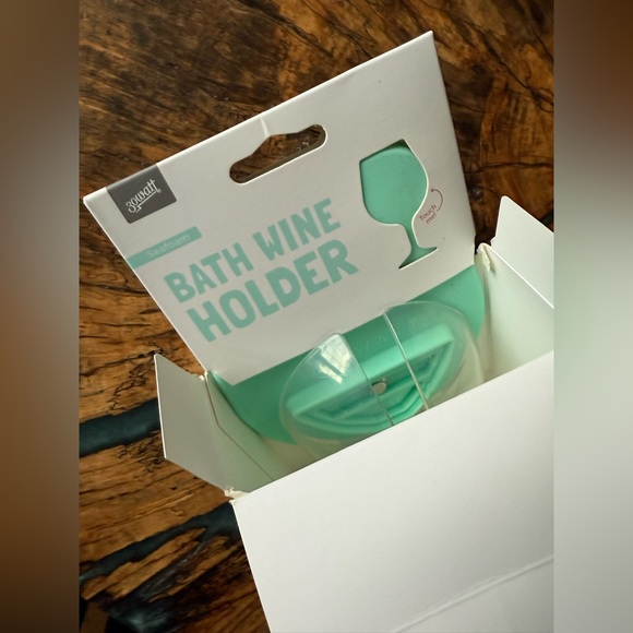 30 Watt Silicone Wine Glass Holder for Bath & Shower - Picture 4 of 7